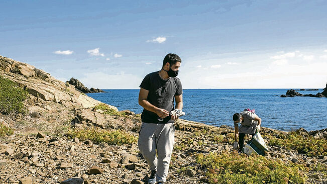 “Beach adoption” programme in Menorca