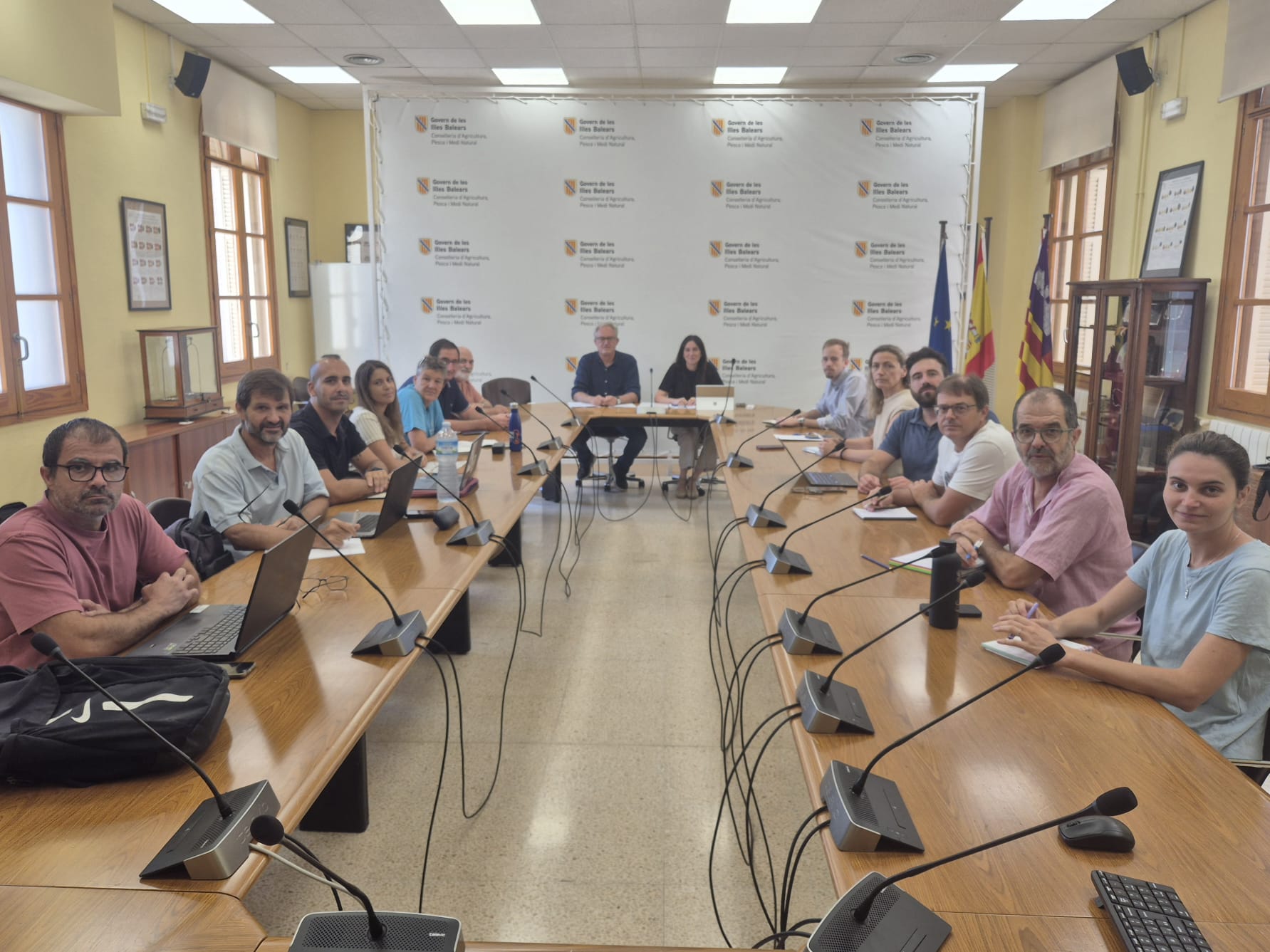Las conclusiones de las Jornadas de Biodiversidad se incluyen en el Plan de Acción para la Conservación de tiburones y rayas del Gobierno Balear