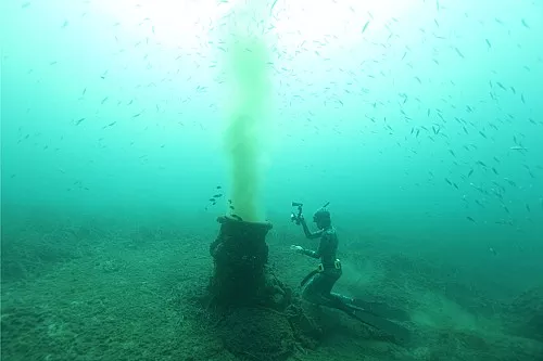 Marilles Fundation - Blue water, brown water