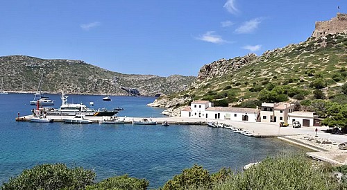 Marilles Fundation - Cabrera, el Parque Nacional con aguas transparentes llenas de posidonia, sufre la falta de protección